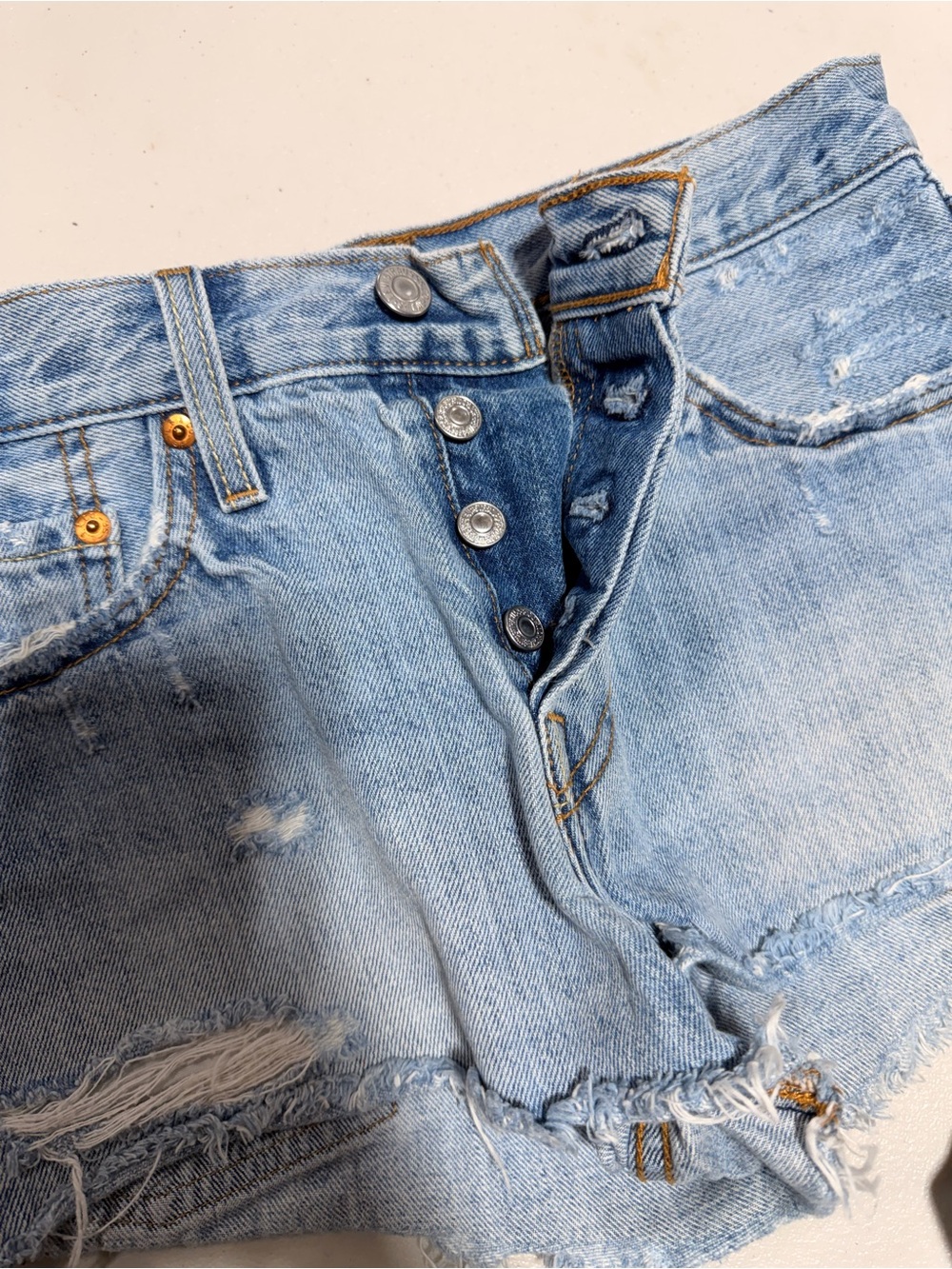 Levi’s 501 High Rise Cut Off Shorts Size 25 Light Wash Distressed Denim - Picture 9 of 10